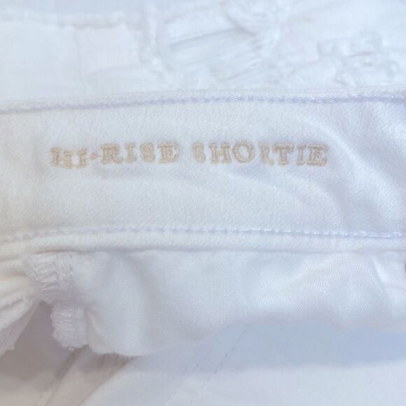 AMERICAN EAGLE WHITE RIPPED JEAN SHORTS SIZE 4 - Picture 4 of 5